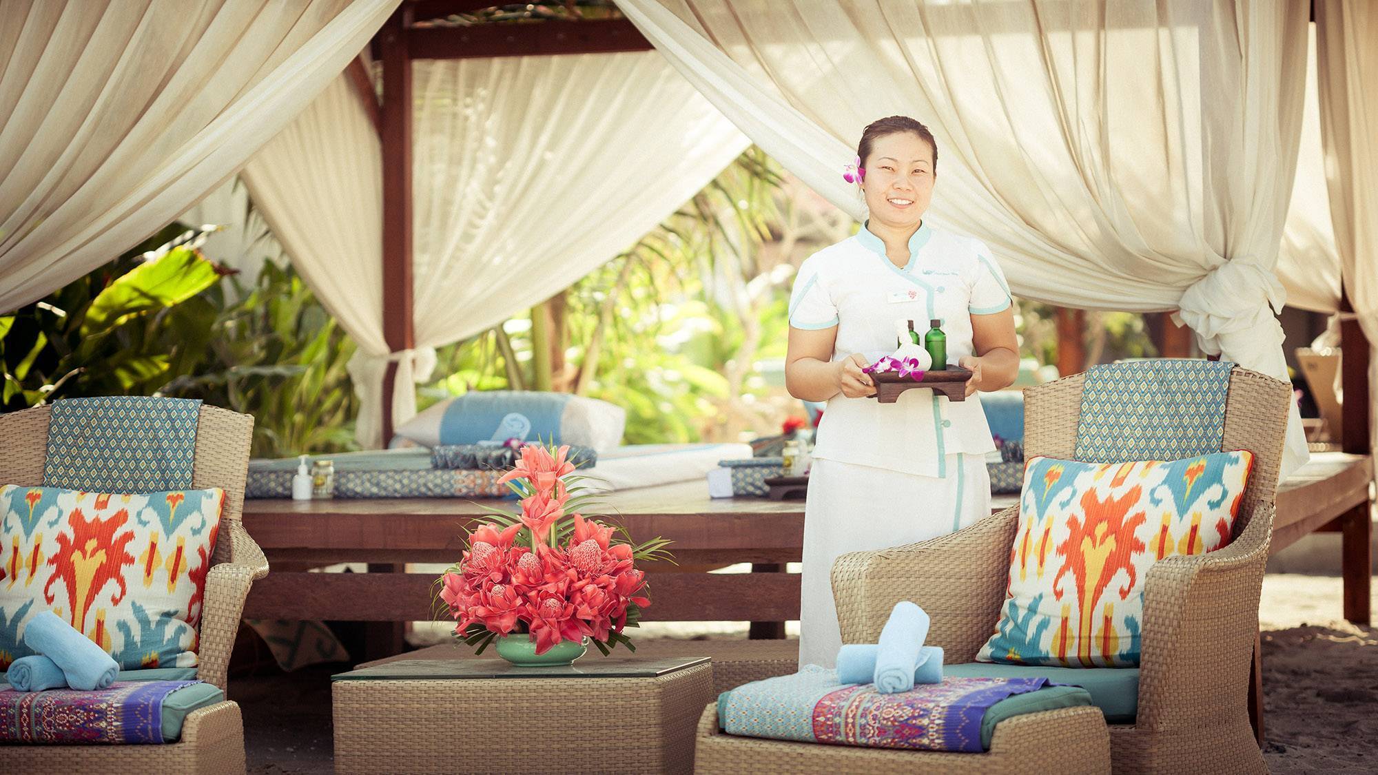 (SOLD) Tropical 4-bedroom beachside villa for sale in Hua Thanon