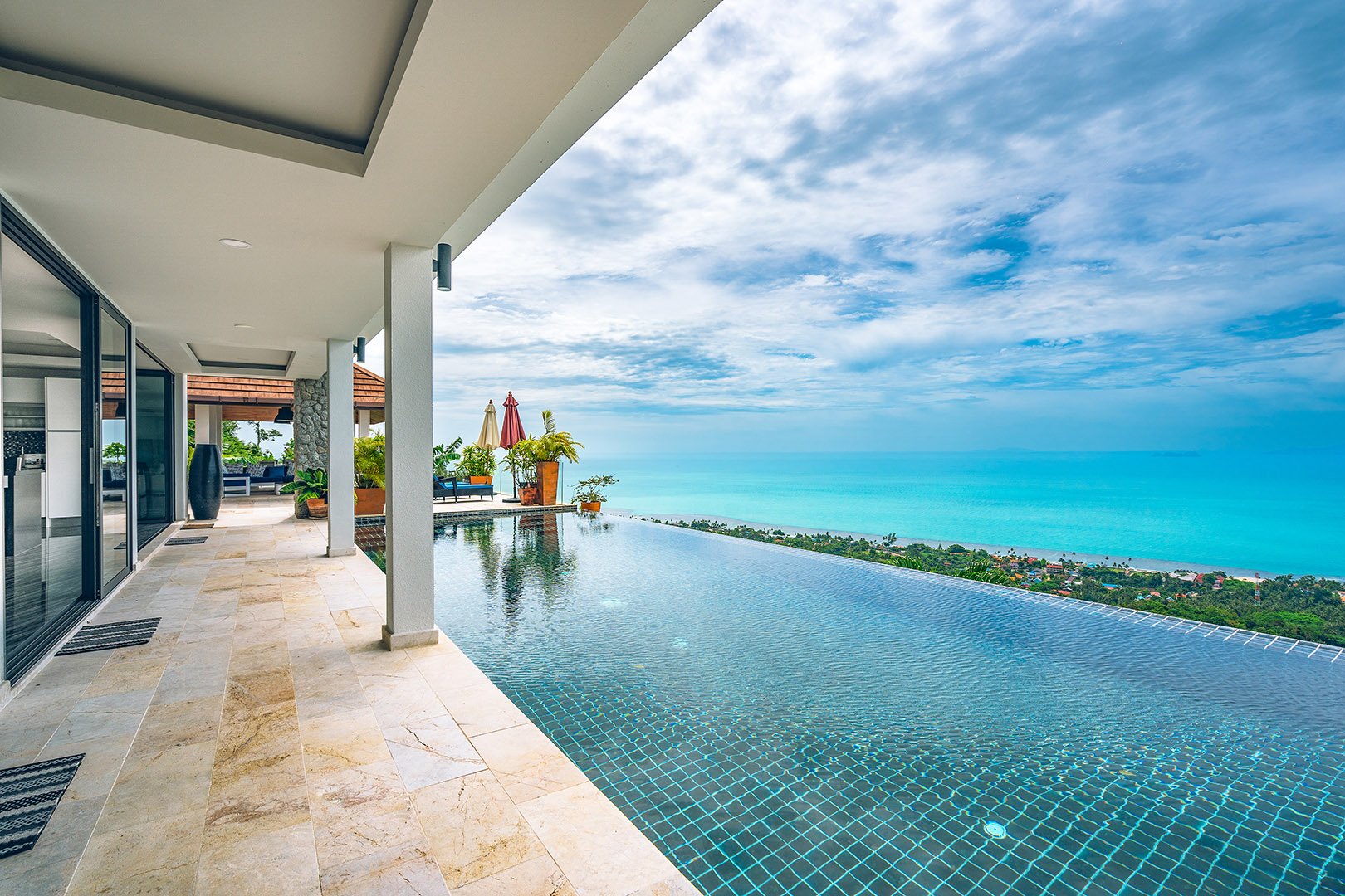 The Peak – Cliffside 5 Bedroom 6 Bathroom Seaview Villa in Bangpor for sale