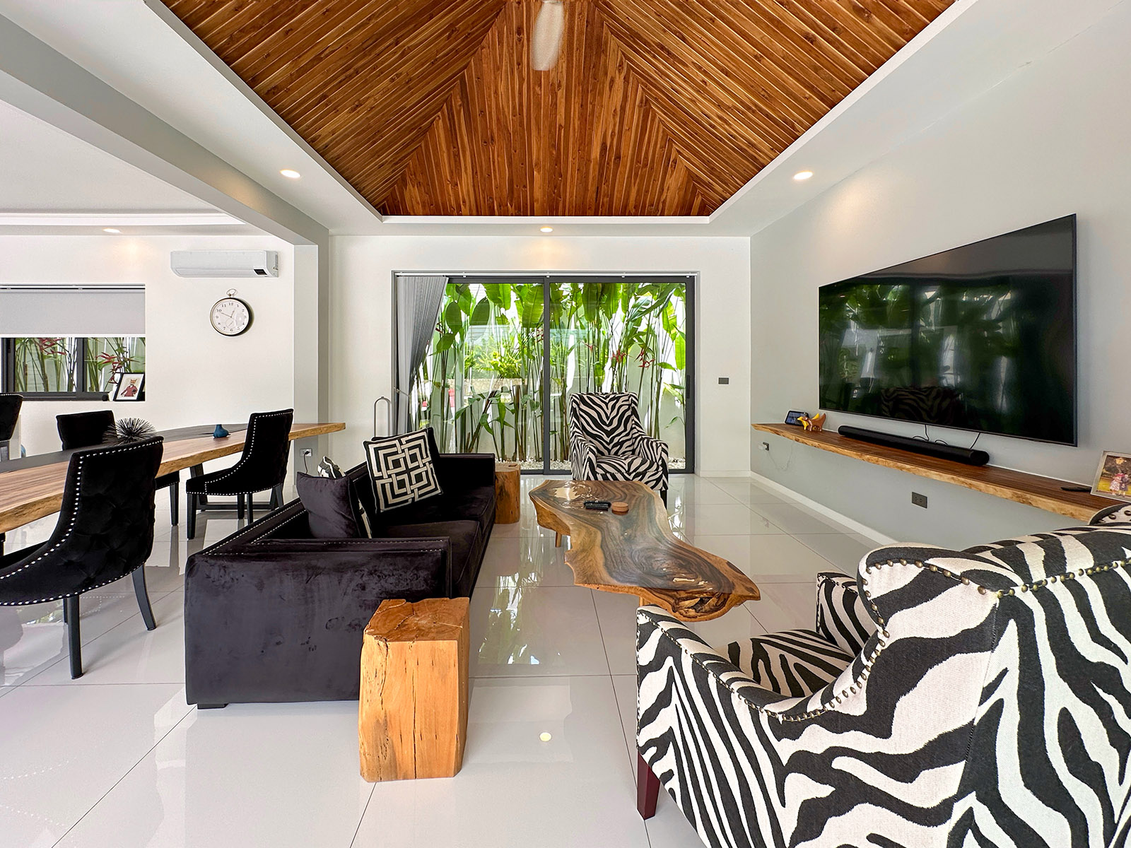 Tropical Balinese 4 Bedroom Garden Pool Villa in Maenam for Sale