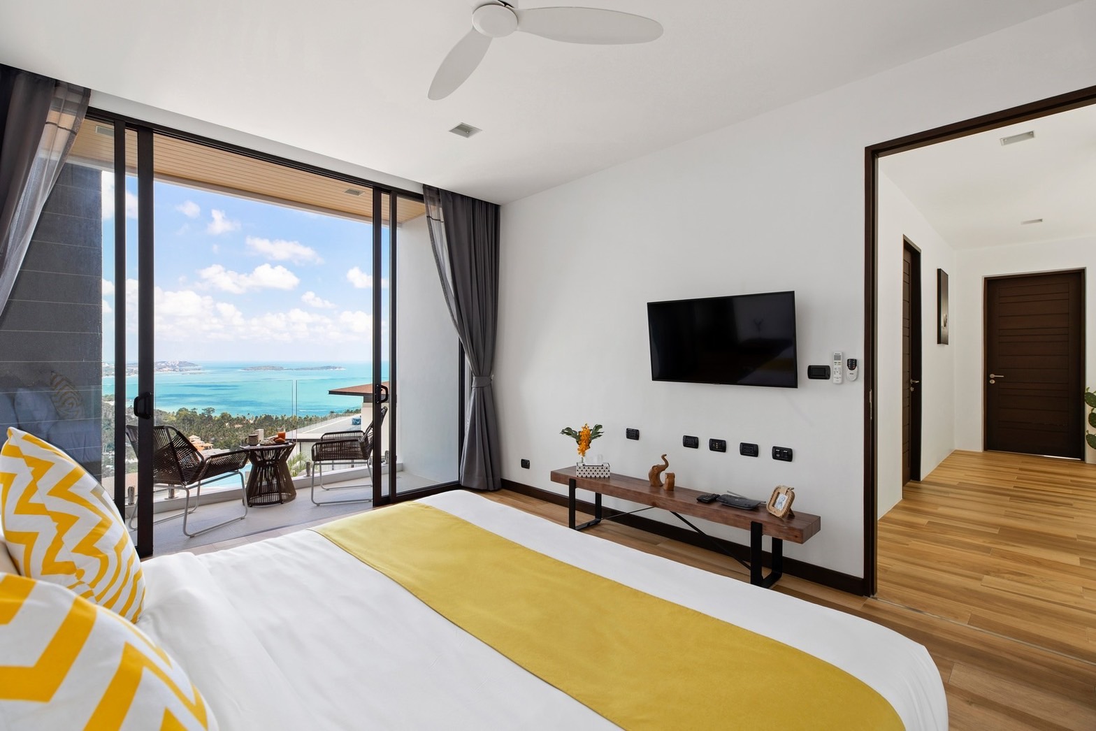 Verano Residence – 3 Bedroom Seaview Pool Villa in Chaweng Noi for sale