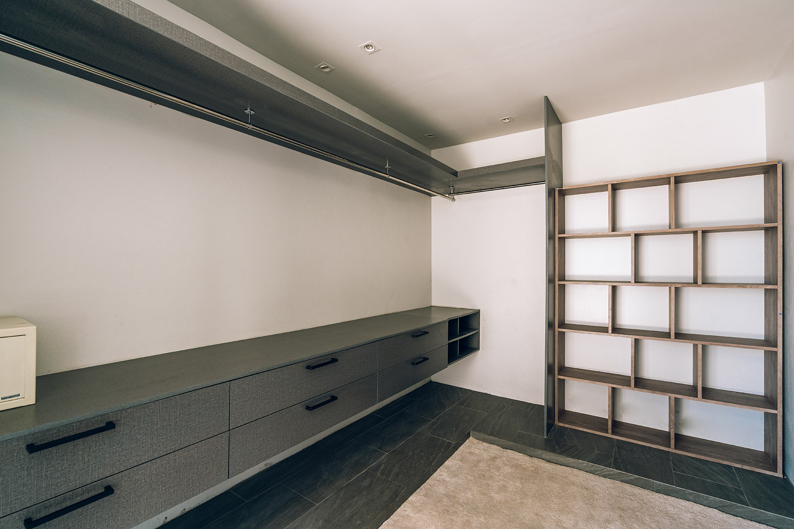 The Peak – Cliffside 5 Bedroom 6 Bathroom Seaview Villa in Bangpor for sale