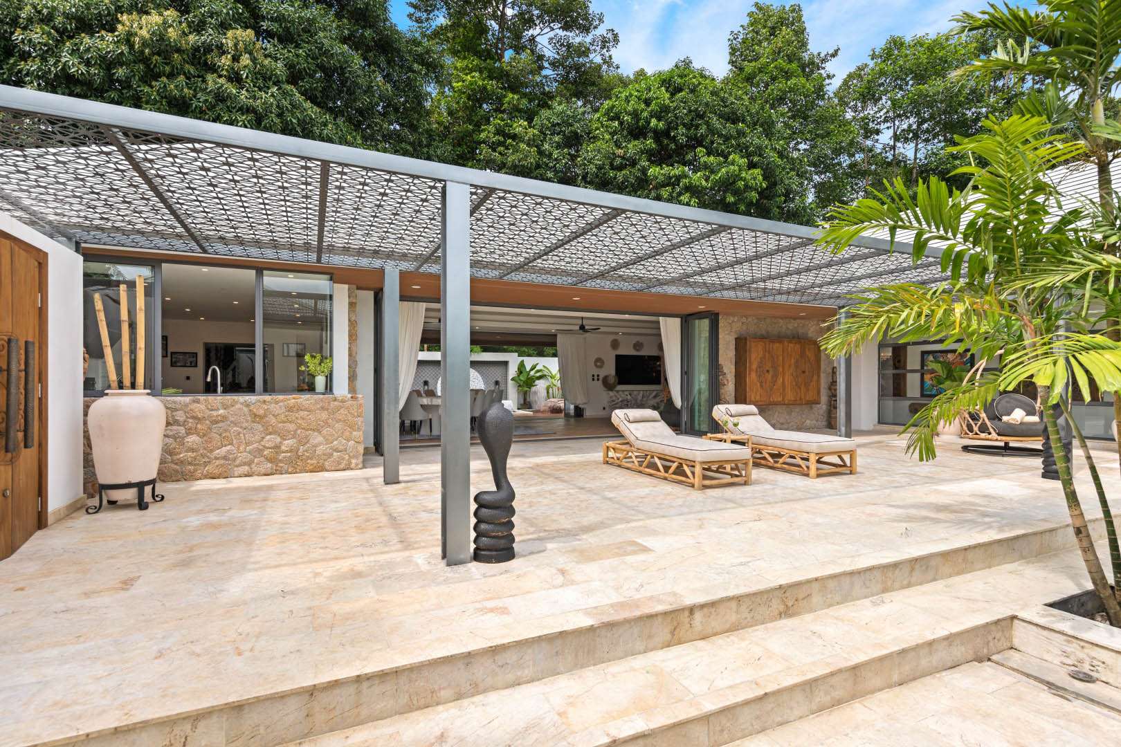 Villa Riverside – Luxury 5 Bedroom Balinese Tropical Retreat in Maenam for sale: Villa Riverside – Luxury 5 Bedroom Balinese Tropical Retreat in Maenam for sale