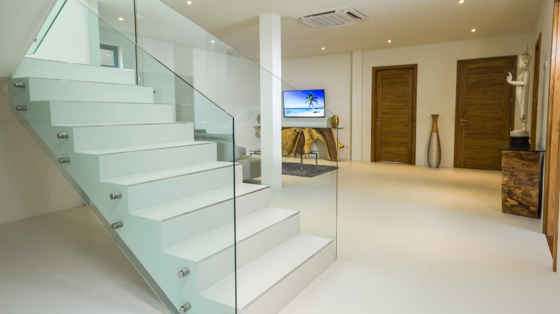 Supreme 4+1 Bedroom Seaview Pool Villa in Maenam for Sale