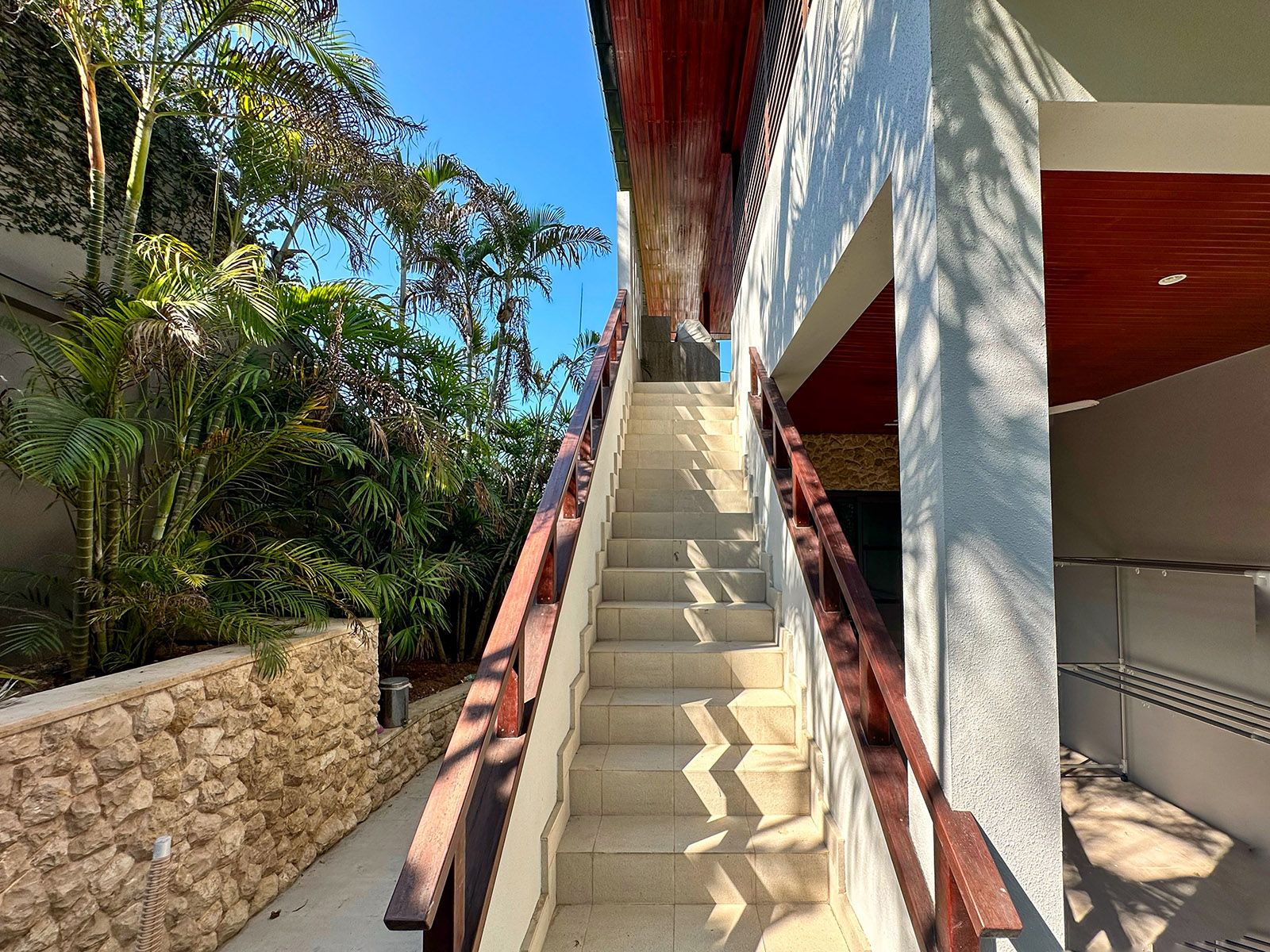 (PRICE REDUCED!) Contemporary 4 Bedroom Seaview Villa in Plai Laem for sale