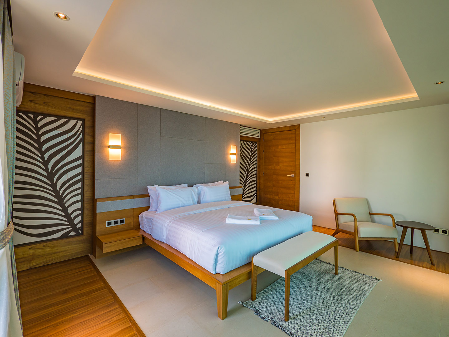 (PRICE REDUCED!) Darika Residence B5 - Dazzling 4 Bedroom Seaview Pool Villa in Bang Por for sale