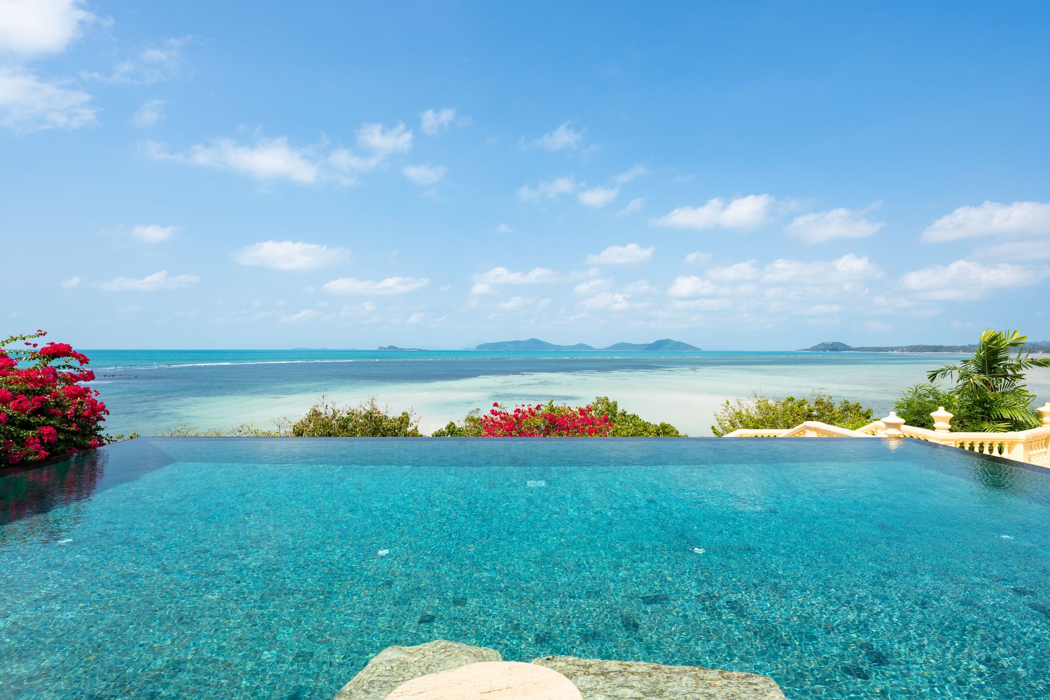 Villa Ladylagoon – Rare 8 Bedroom Beachfront villa in Laem Set for sale