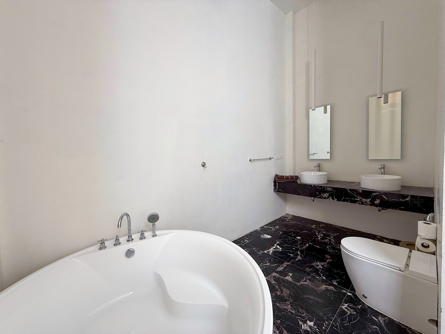 Villa Belvedere – Beachside 3 Bedroom Garden Pool Villa in Plai Laem for sale