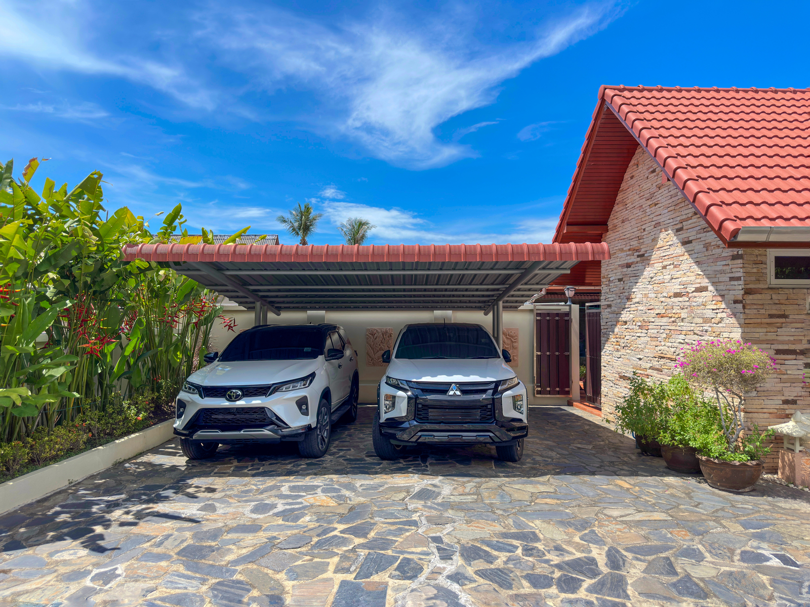 (PRICE REDUCED!) Rare Opportunity 9-Bedroom Beachfront Villa with Redevelopment Potential in Bangpor