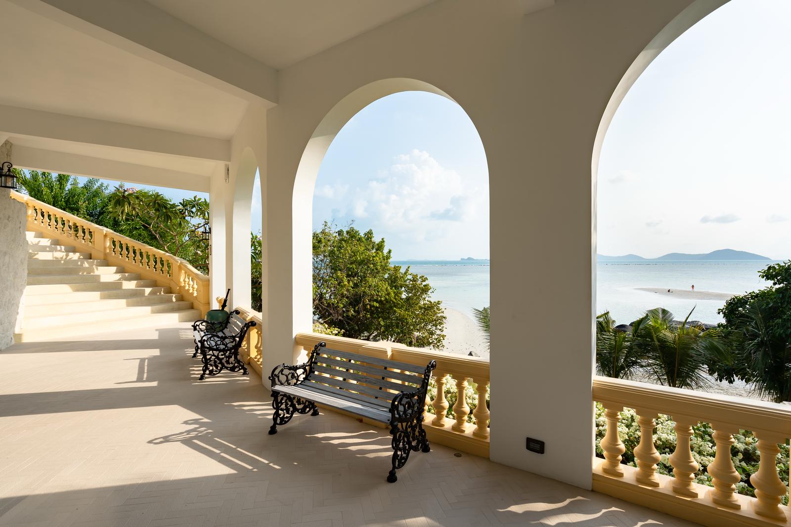 Villa Ladylagoon – Rare 8 Bedroom Beachfront villa in Laem Set for sale