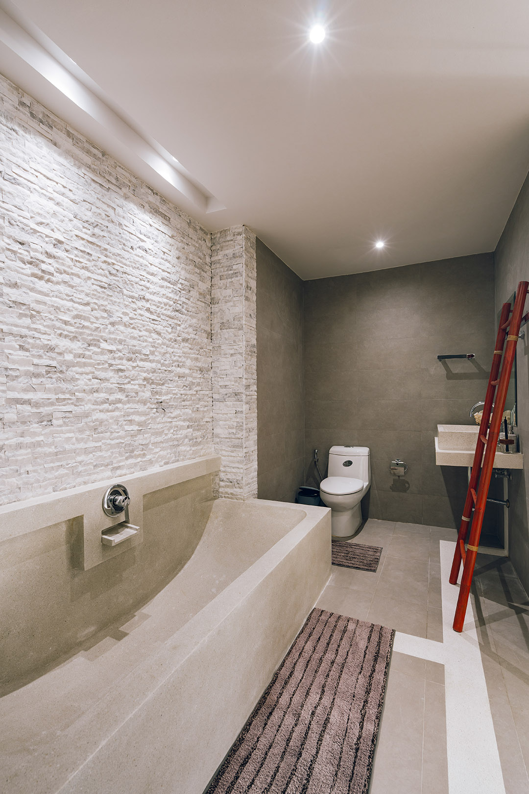 The Peak – Cliffside 5 Bedroom 6 Bathroom Seaview Villa in Bangpor for sale