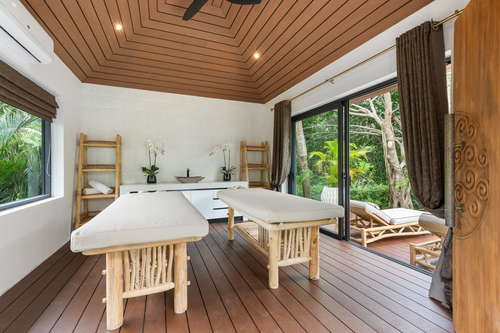 Villa Riverside – Luxury 5 Bedroom Balinese Tropical Retreat in Maenam for sale: Villa Riverside – Luxury 5 Bedroom Balinese Tropical Retreat in Maenam for sale