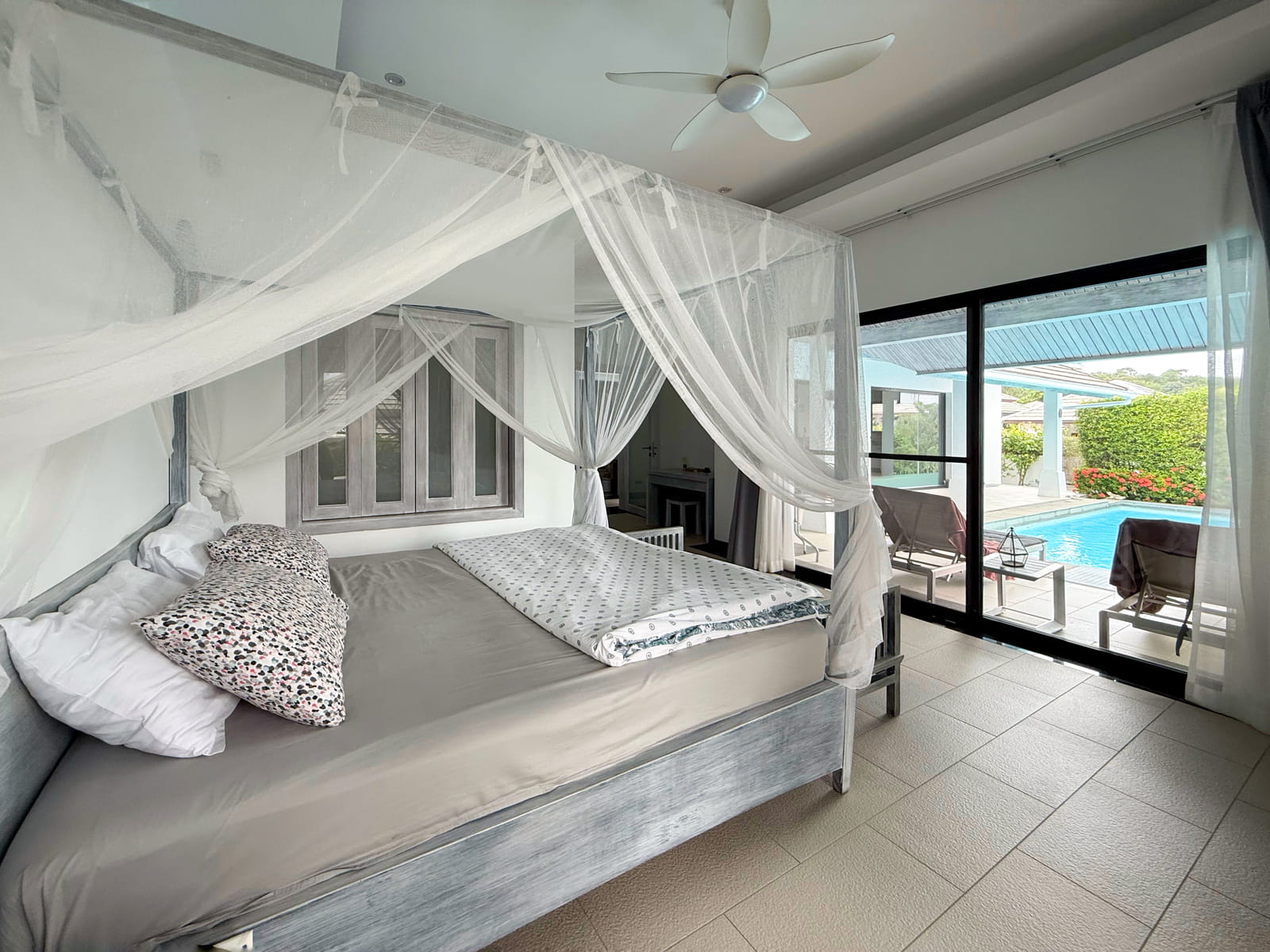 Villa Cannes - 2 Bedroom Garden Pool Villa in Horizon Villas for sale: 2 bedroom Villa Cannes for sale, parking