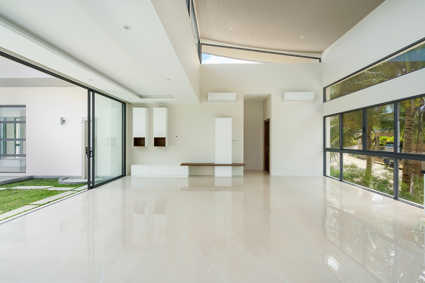 Brand-New 4 Bedroom Seaview Pool Villa in Bang Por for sale