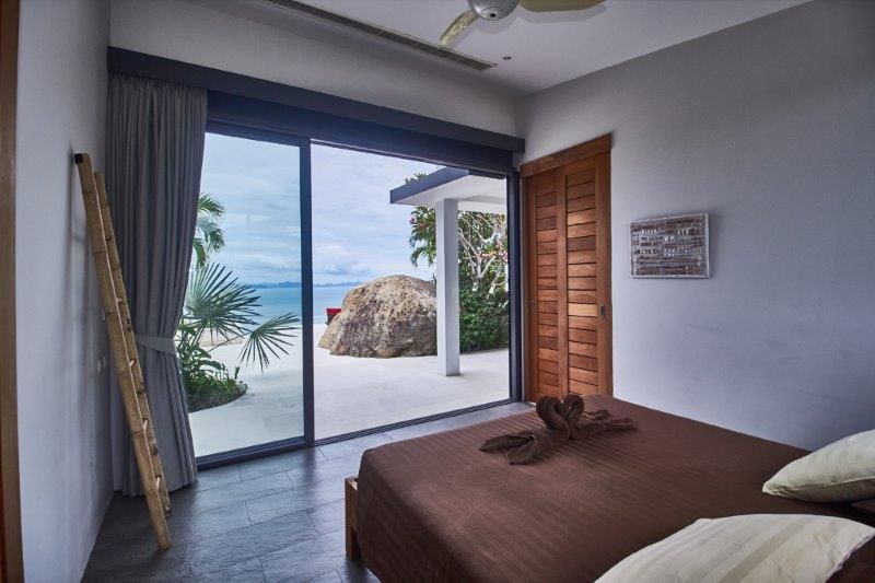 Architecturally Stunning Villa with Spectacular Ocean and Mountain View