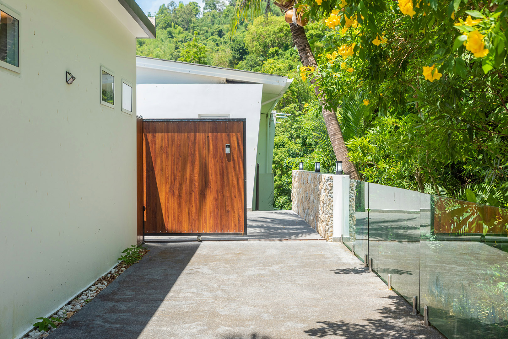 Chic 5 Bedroom Seaview Pool Villa in Chaweng for Sale