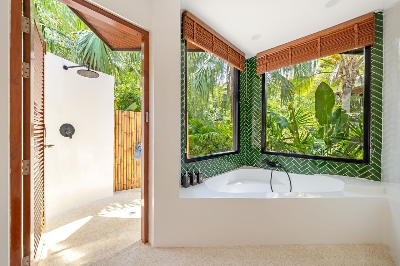 Authentik Villa – Balinese 5 Bedroom Seaview Pool Villa in Bophut: Authentik Villa – Balinese 5 Bedroom Seaview Pool Villa in Bophut