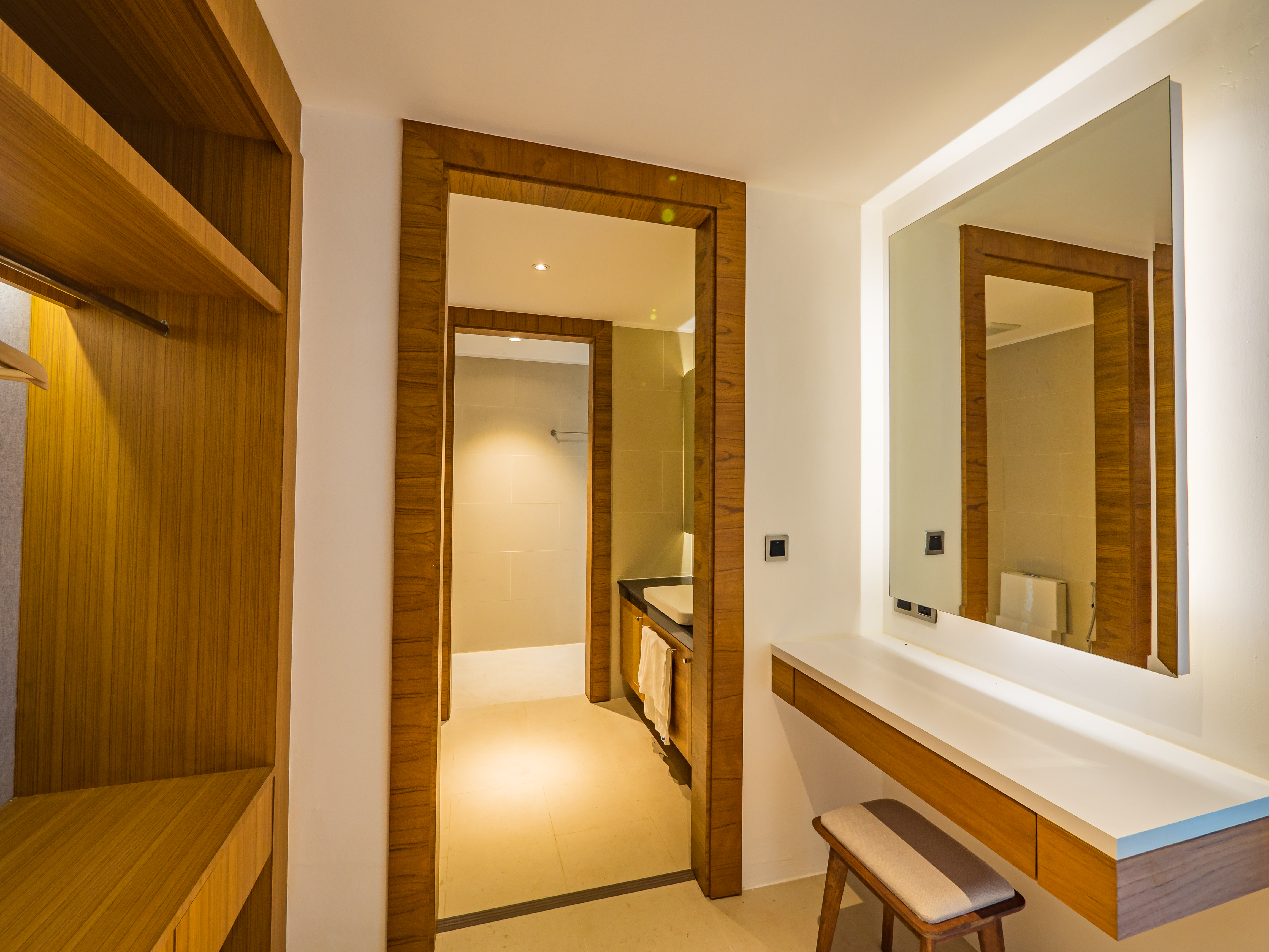 (PRICE REDUCED!) Darika Residence B5 - Dazzling 4 Bedroom Seaview Pool Villa in Bang Por for sale