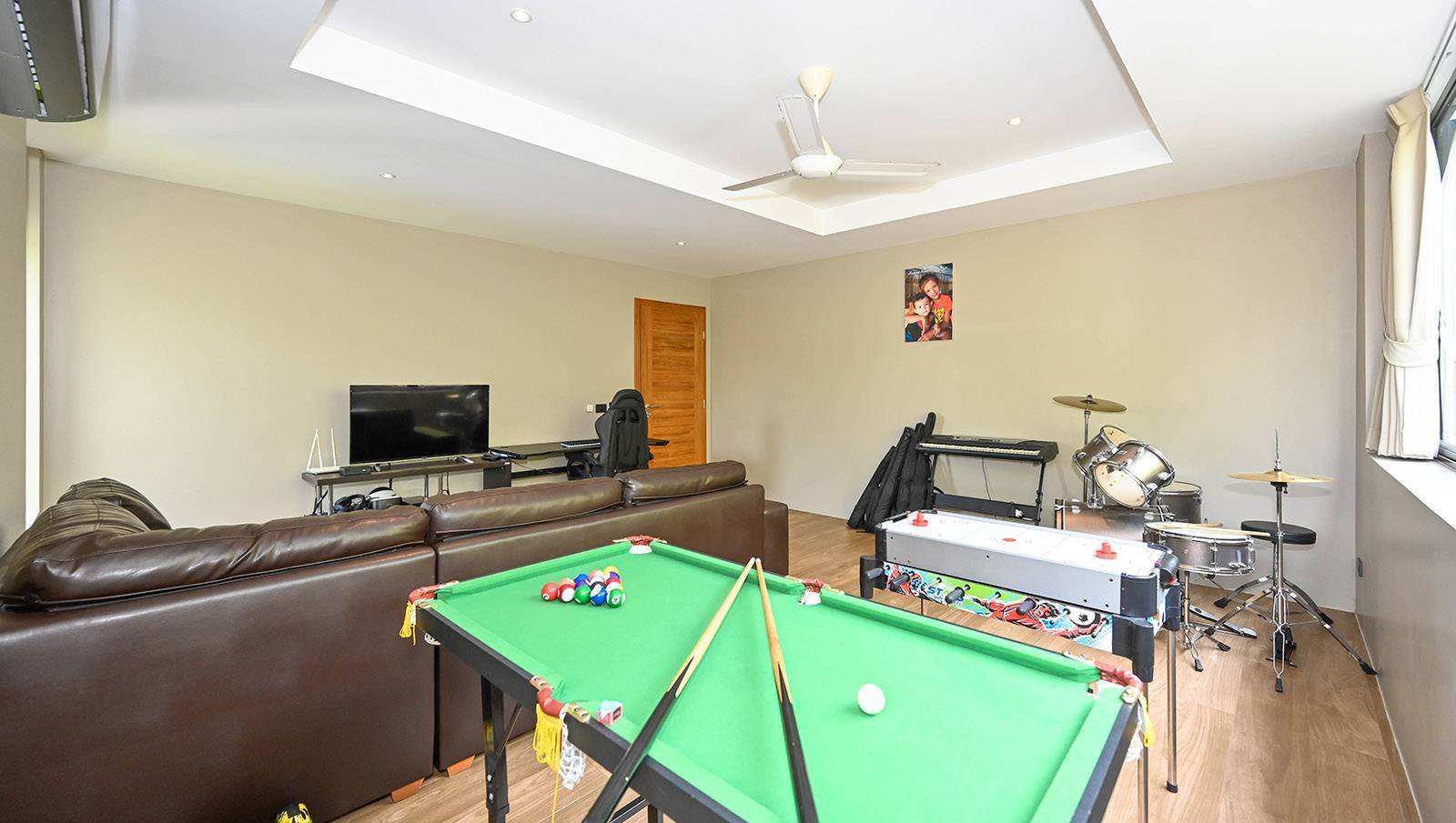 Villa Kelly – Luxury 6 Bedroom Seaview Pool Villa in Plai Laem for sale 