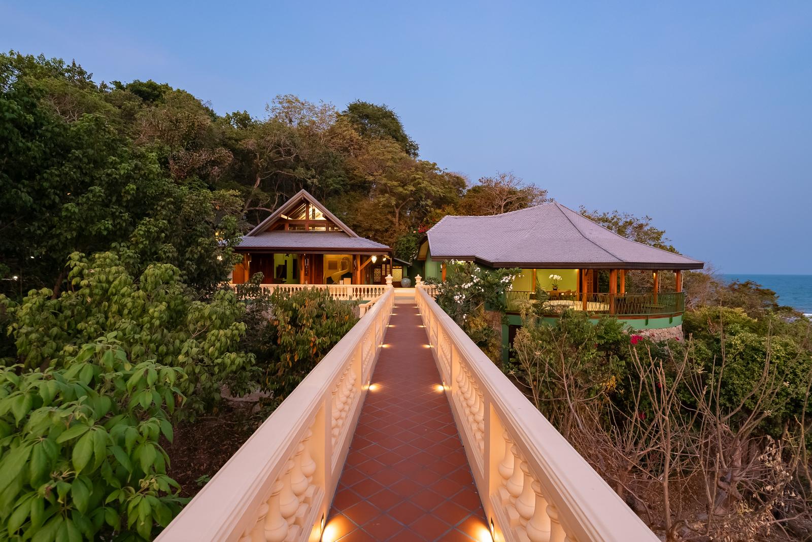 Villa Ladylagoon – Rare 8 Bedroom Beachfront villa in Laem Set for sale