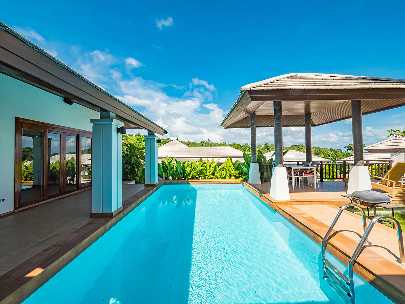 Villa Horizon 20 - Tropical 2 Bedroom Partial Seaview Pool Villa in Choengmon for sale