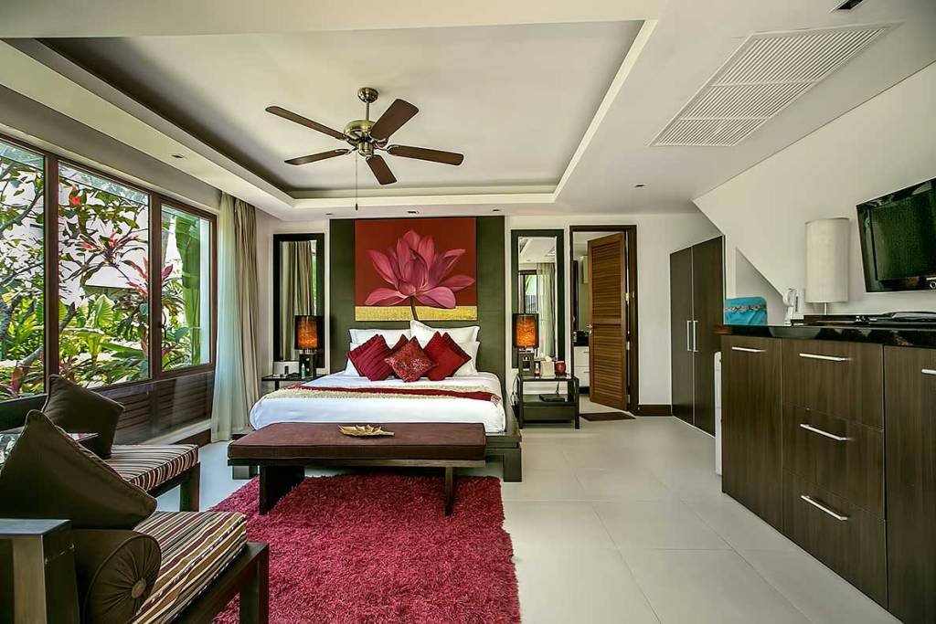 Comfortable five bedroom villas near Bang Po beach