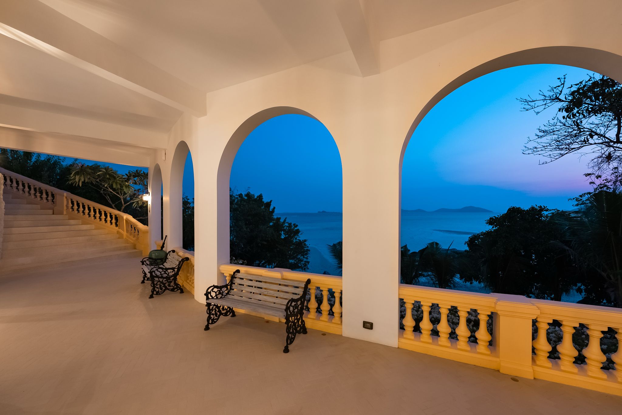 Villa Ladylagoon – Rare 8 Bedroom Beachfront villa in Laem Set for sale