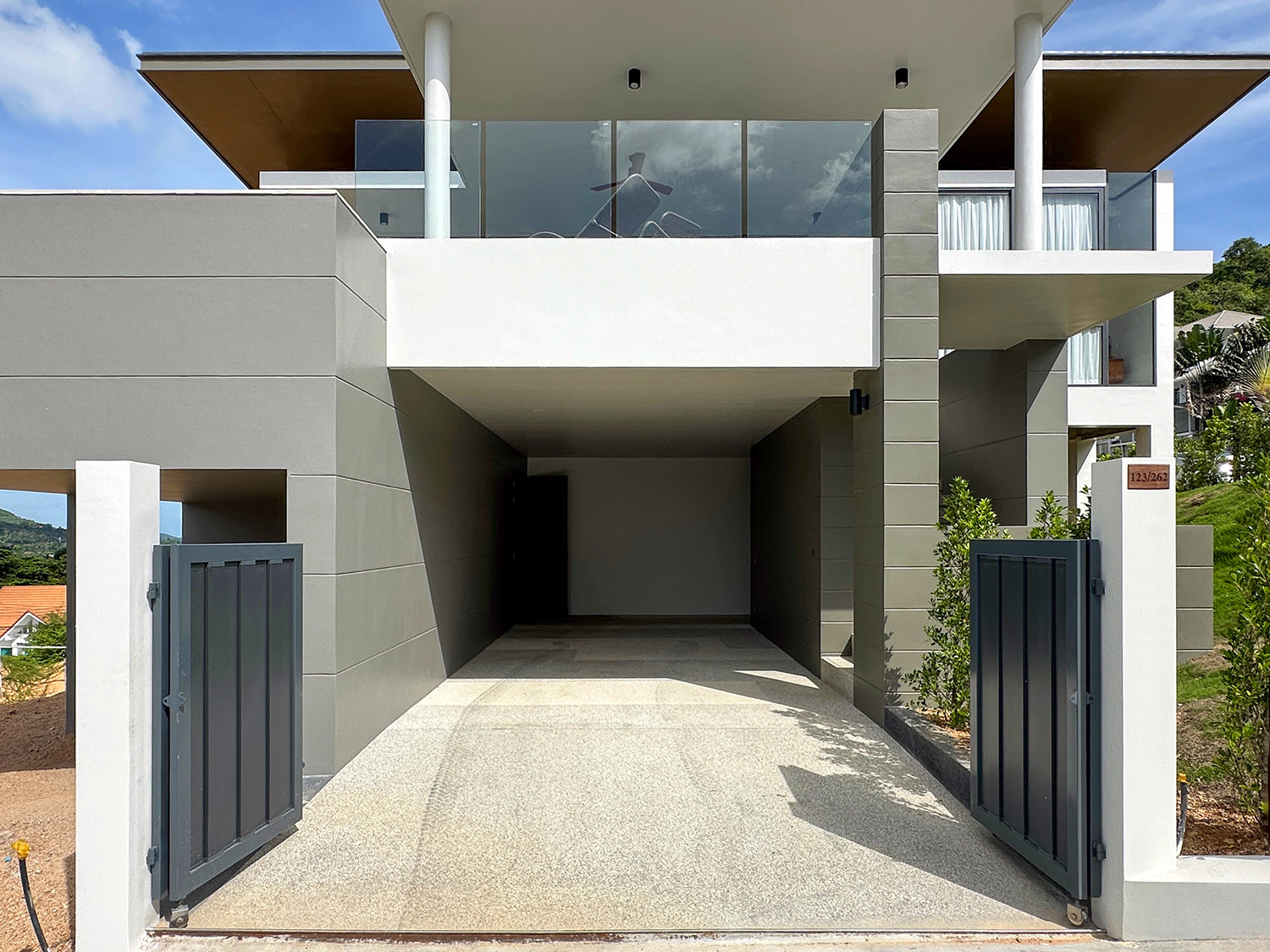 Samui Hillside Village – 3 Bedroom Mountain-view Pool Villa in Bophut for sale 