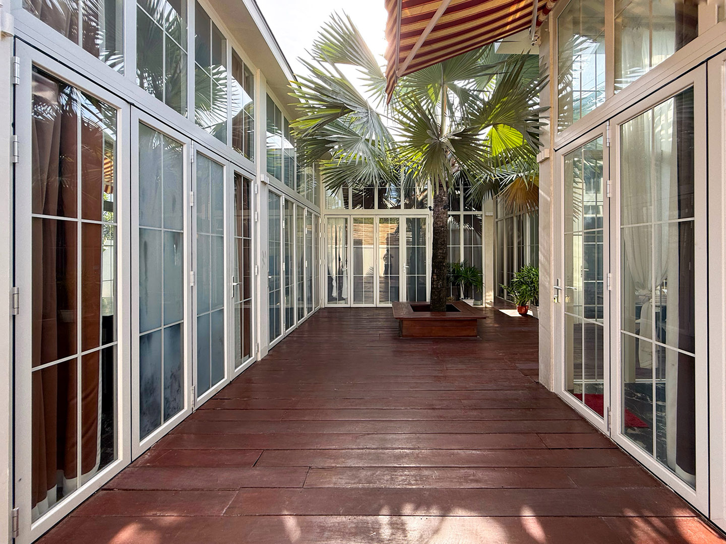 Villa Belvedere – Beachside 3 Bedroom Garden Pool Villa in Plai Laem for sale