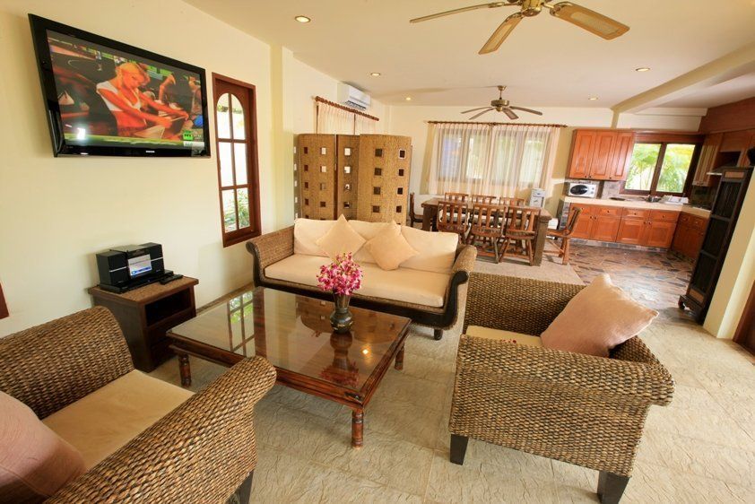 Five bedroom villa in Samrong bay