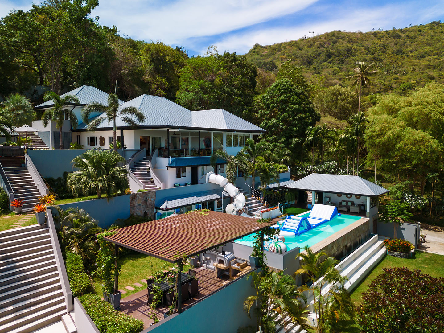 Substantial 9 Bedroom Seaview Pool Villa in Bang Makham for sale