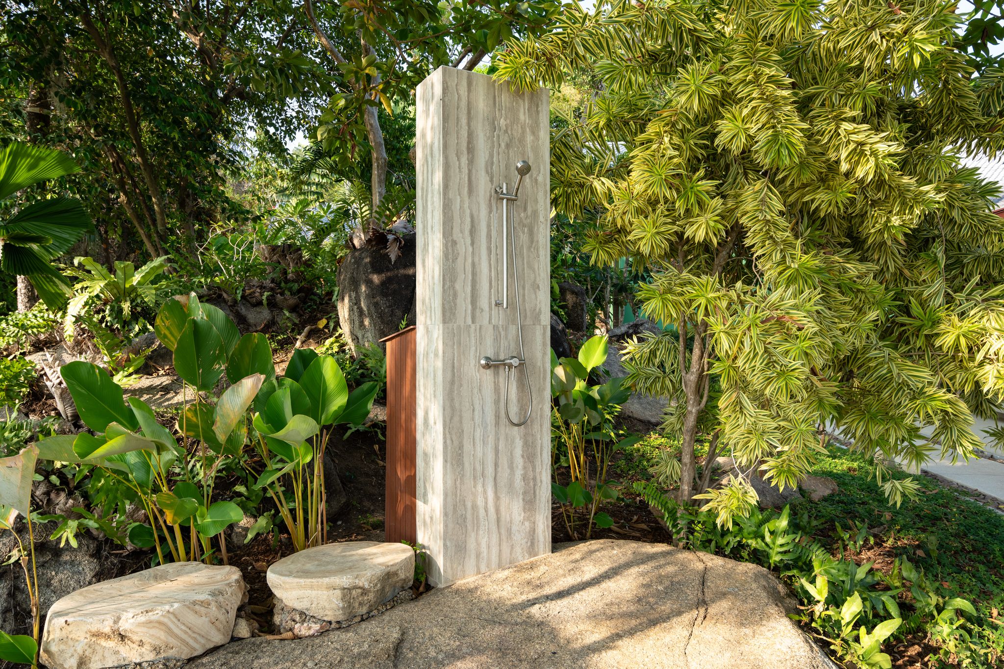 Villa Ladylagoon – Rare 8 Bedroom Beachfront villa in Laem Set for sale