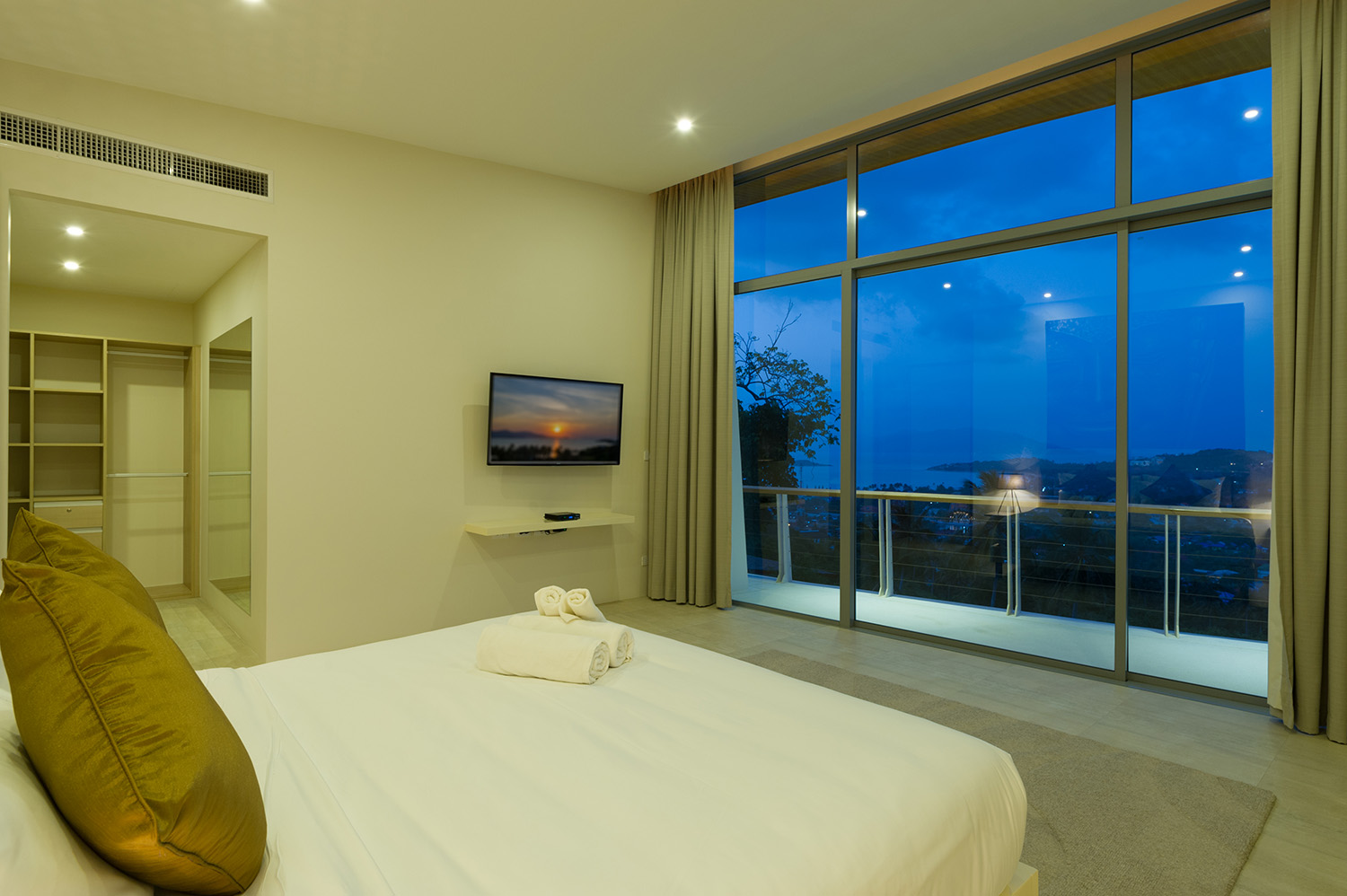 The Ridge Villa 7 – Beautiful 4 Bedroom Seaview Pool Villa in Plai Laem for sale