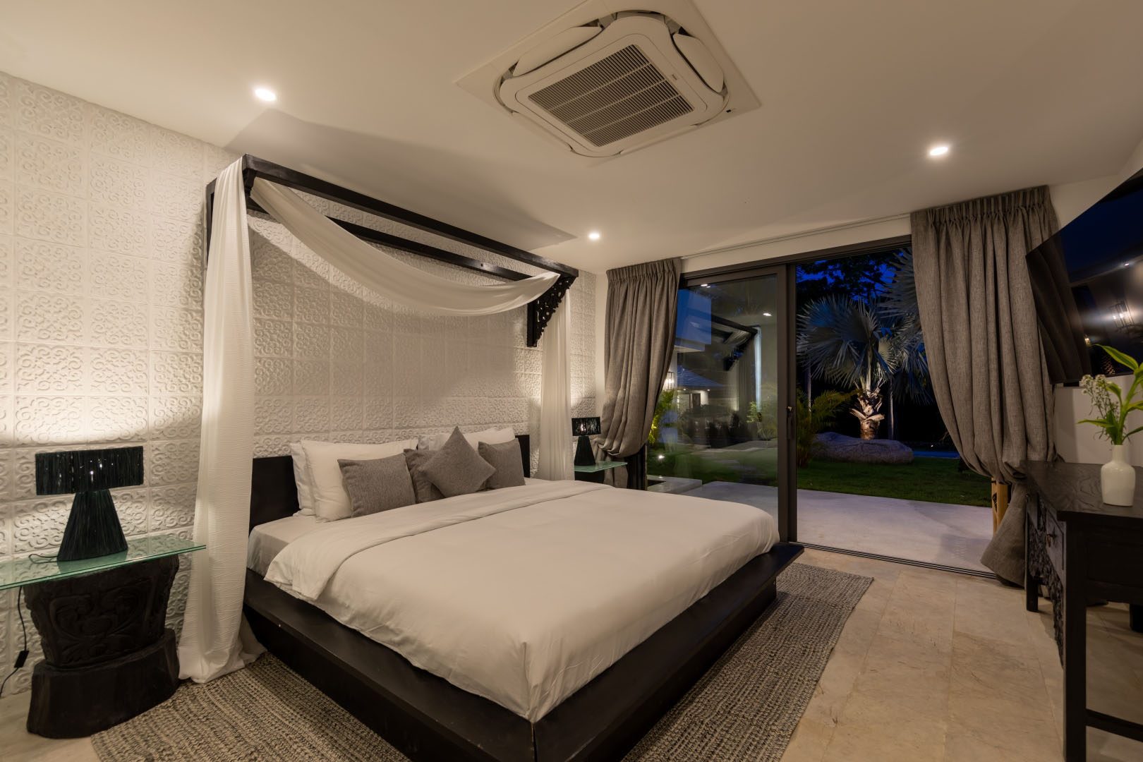 Villa Riverside – Luxury 5 Bedroom Balinese Tropical Retreat in Maenam for sale: Villa Riverside – Luxury 5 Bedroom Balinese Tropical Retreat in Maenam for sale