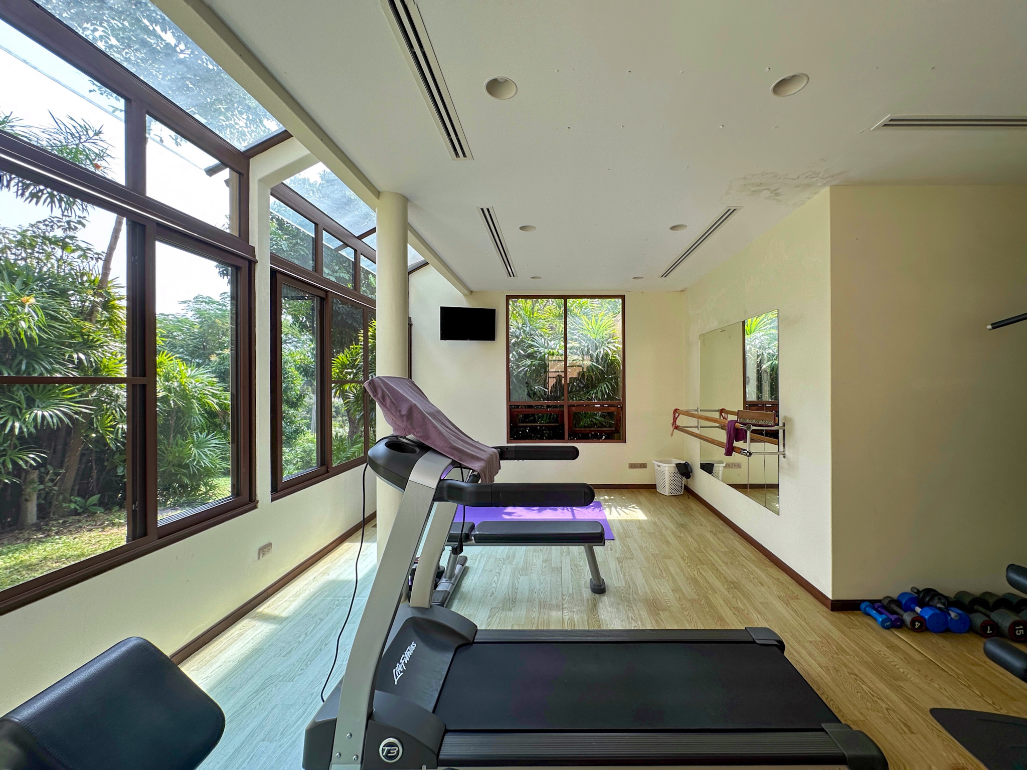 Multi-Building 8+1 Bedroom Seaview Pool Villa with Large Garden in Bang Makham for sale