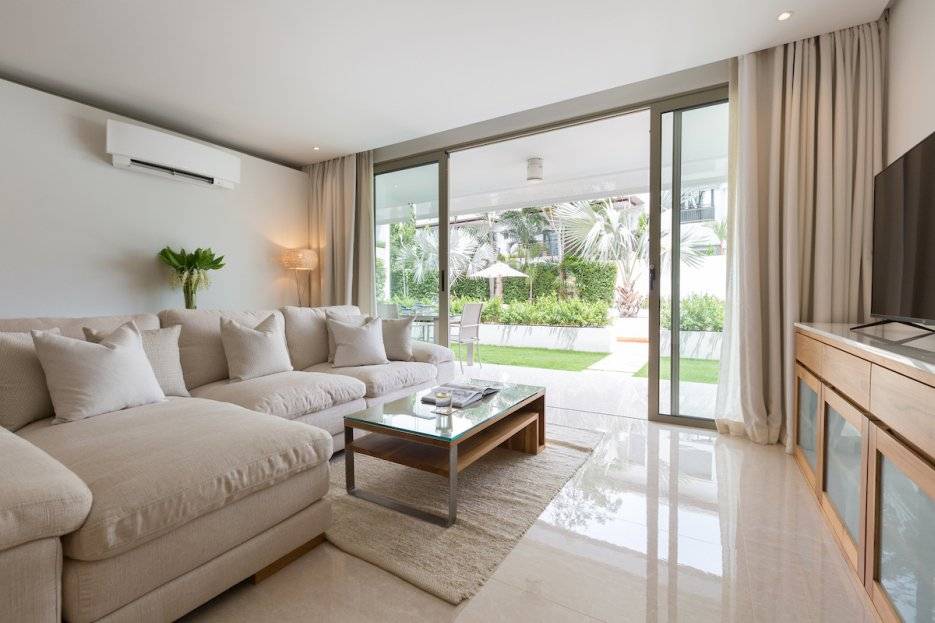 (SOLD) Chi Residence - Impeccable quality beach side apartments for sale in Bangrak Beach  