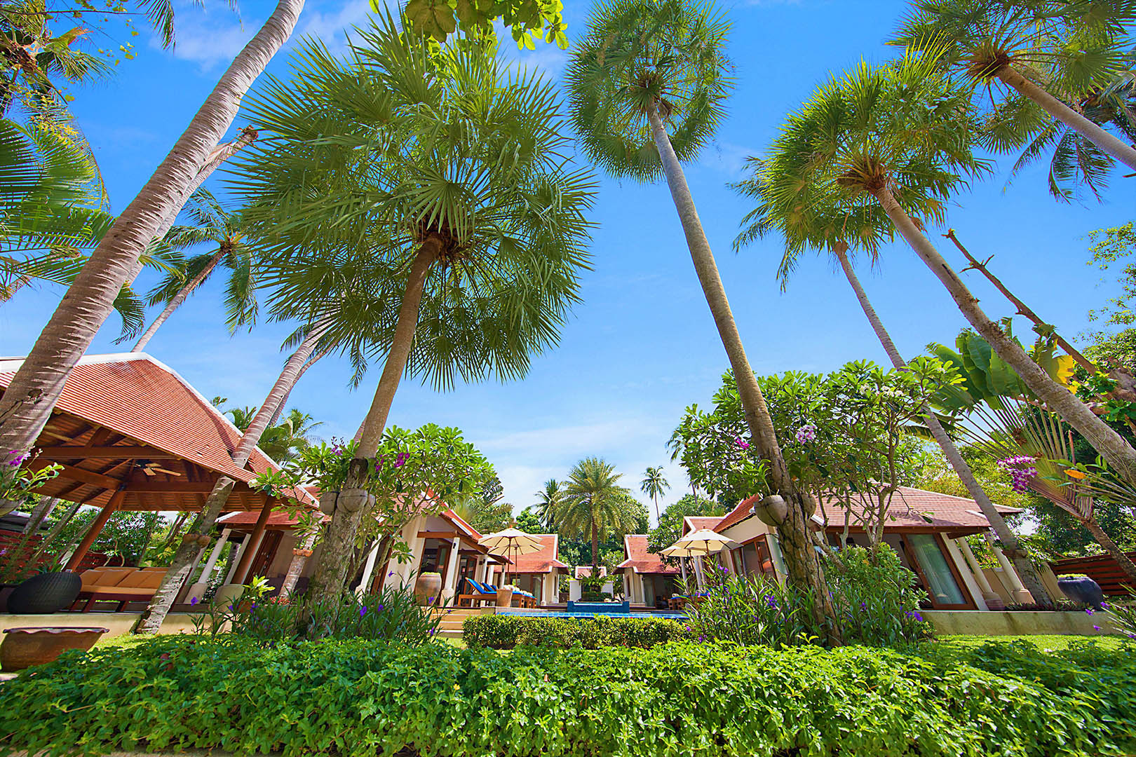 Baan Chom Talay - Classic 5 Bedroom Beachfront Villa in Lipa Noi for sale