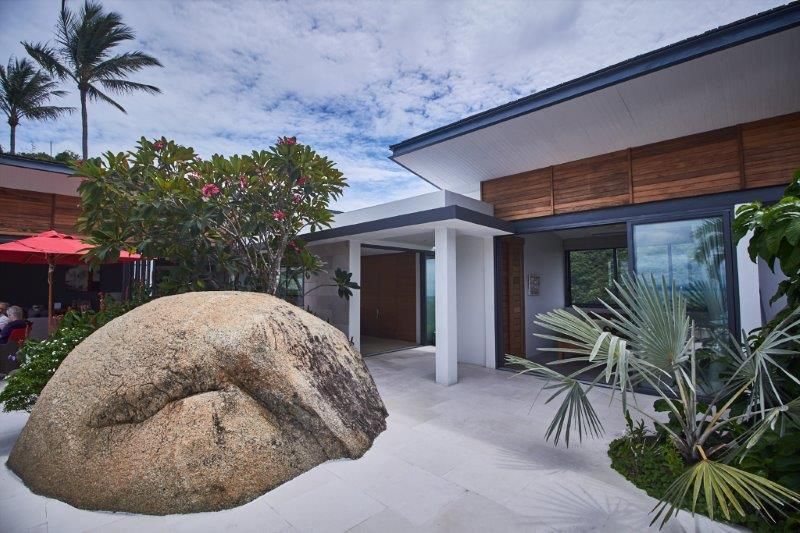 Architecturally Stunning Villa with Spectacular Ocean and Mountain View