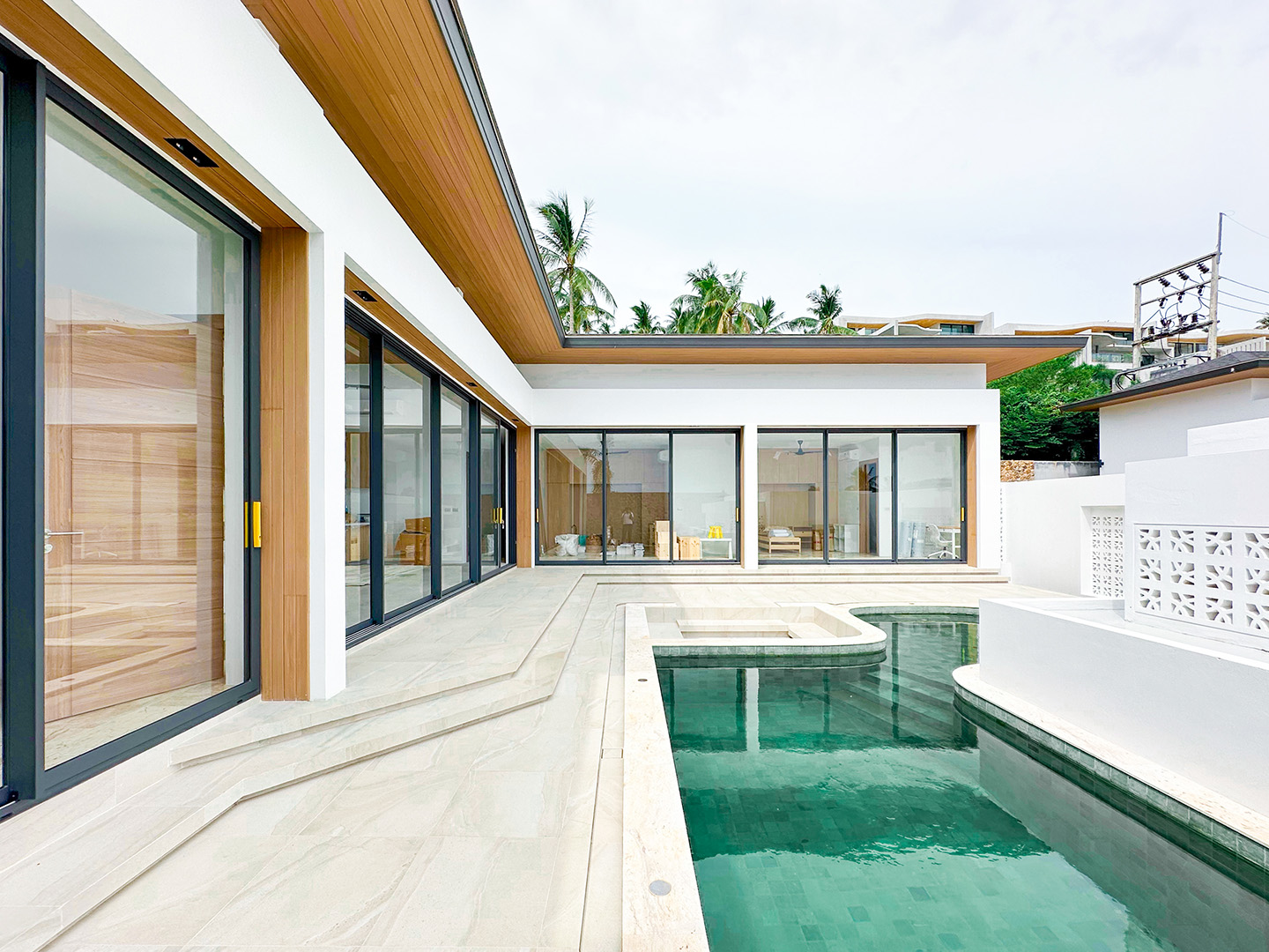 Samui Grand Park Hill – Last Unit 3 Bedroom Garden Villa in Maenam for sale