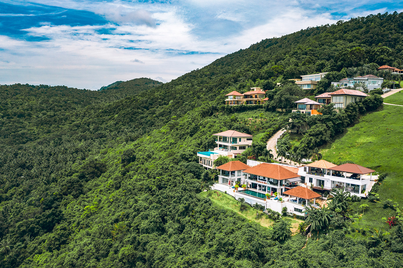 The Peak – Cliffside 5 Bedroom 6 Bathroom Seaview Villa in Bangpor for sale