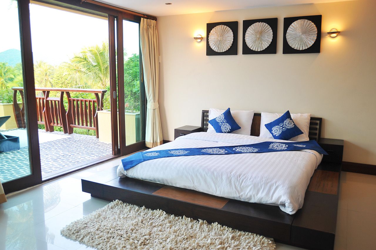 (SOLD) Large 5 bedroom Sea View Villa Alexa for sale in Maenam