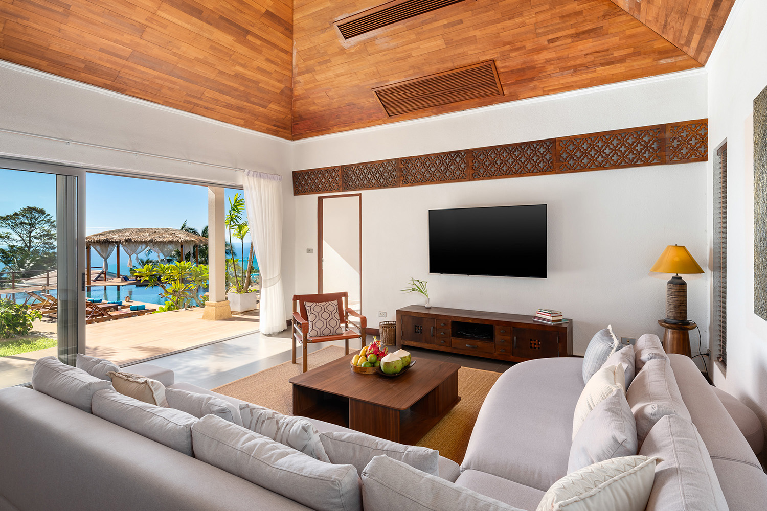 Baan Faa Sai – Renovated 5 Bedroom Seaview Pool Villa in Bangpor for Sale