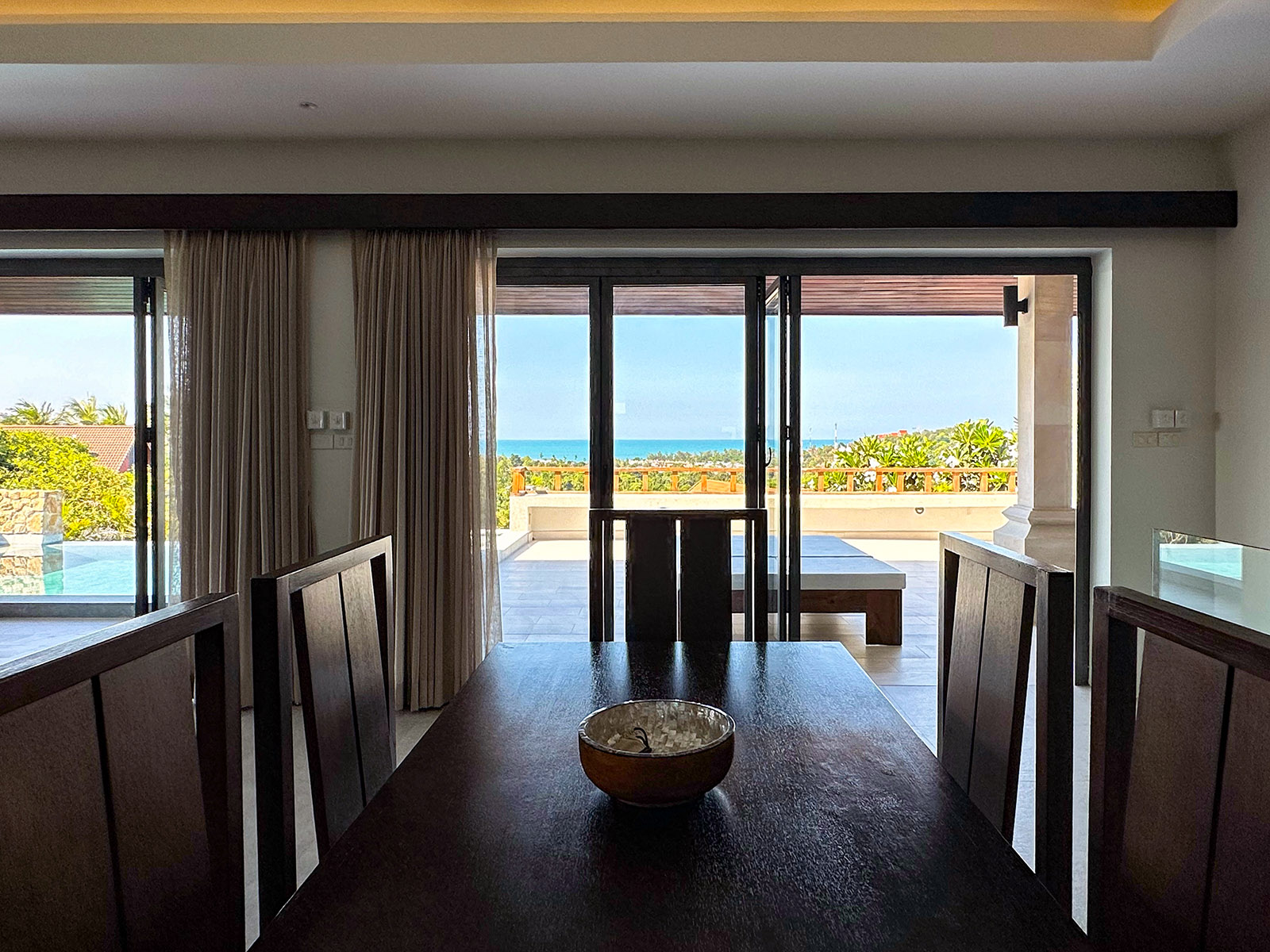 (PRICE REDUCED!) Contemporary 4 Bedroom Seaview Villa in Plai Laem for sale