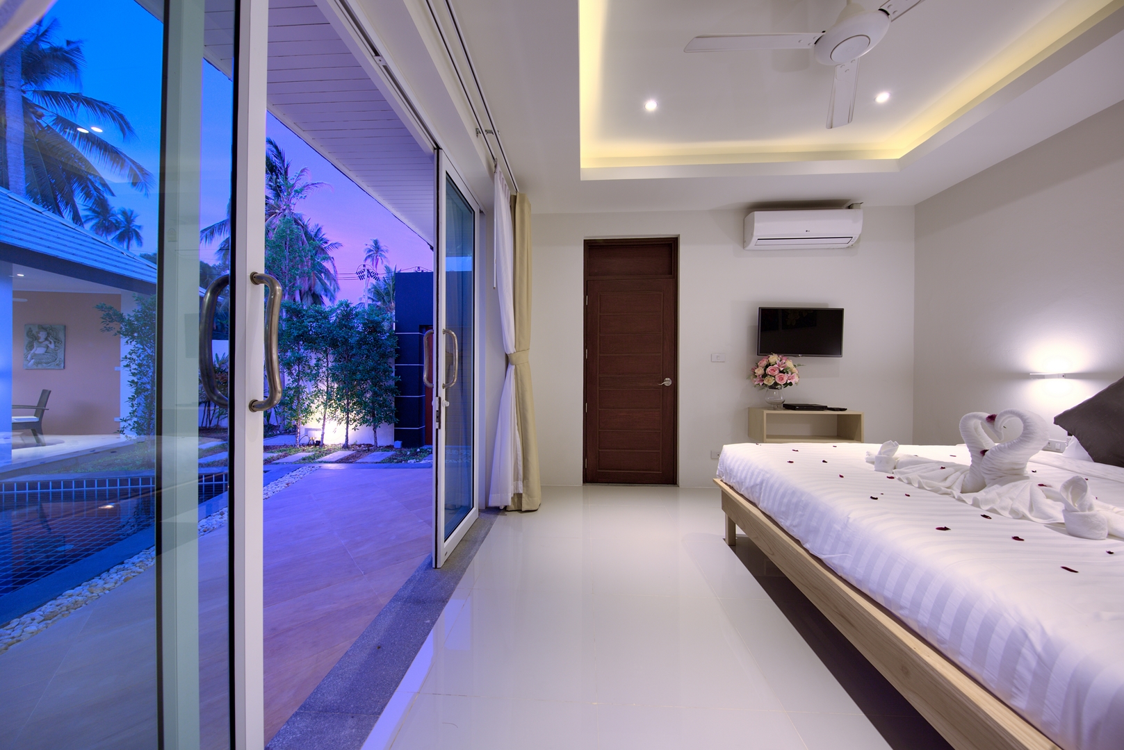 Beachside 2 Bedroom Garden Pool Villa in Lipa Noi for sale