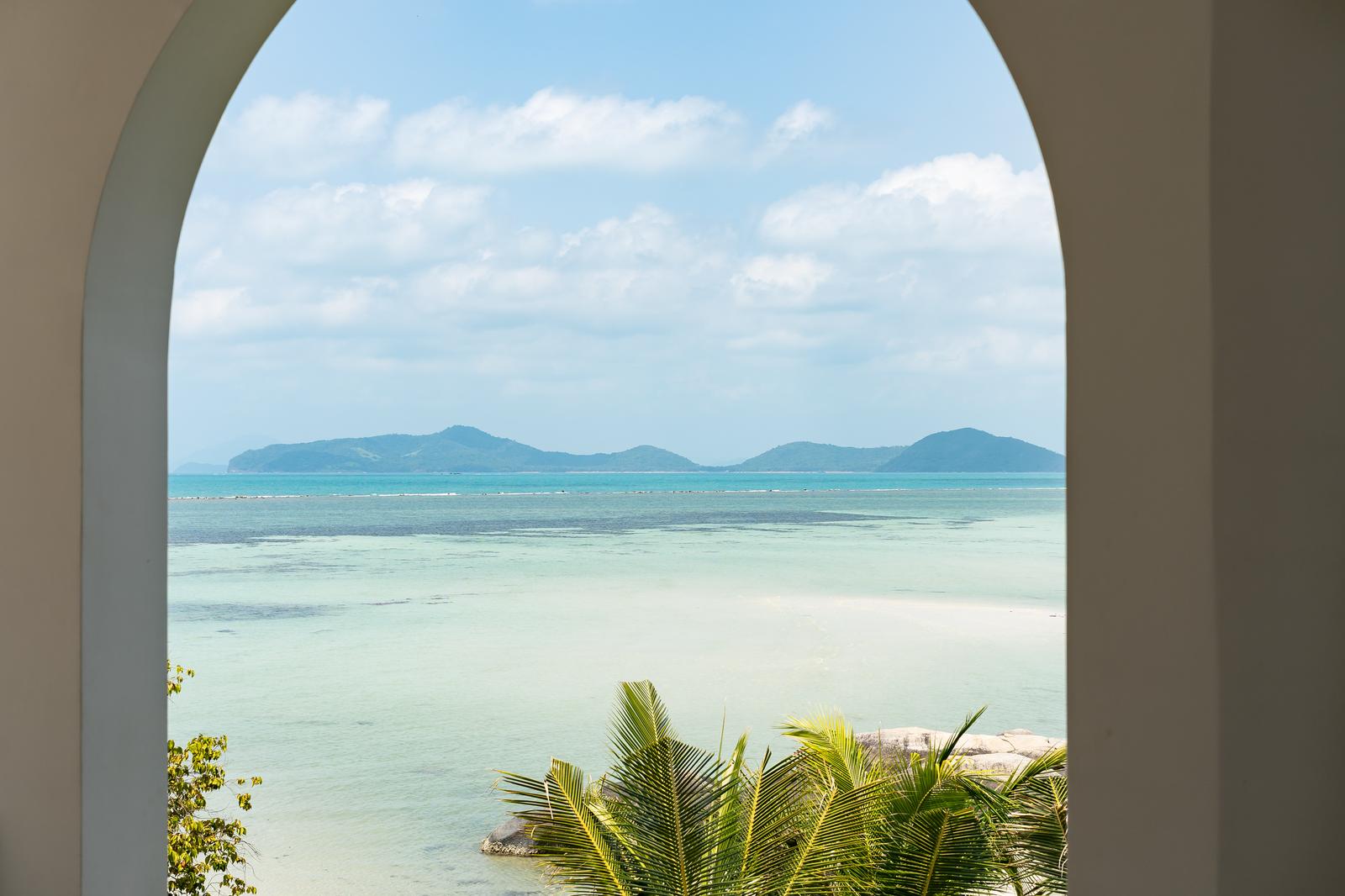 Villa Ladylagoon – Rare 8 Bedroom Beachfront villa in Laem Set for sale