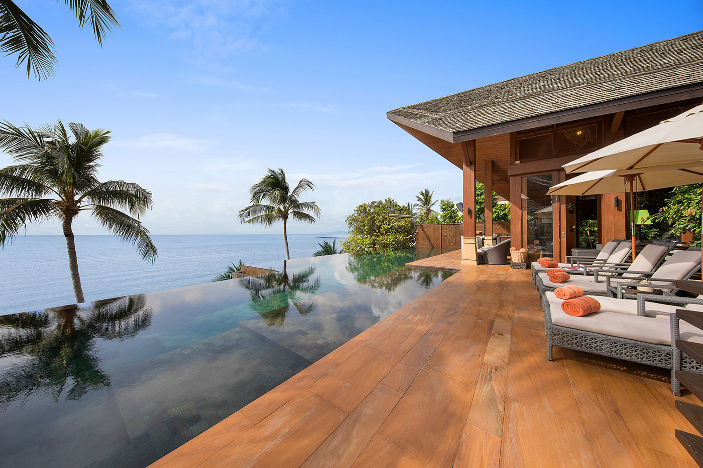 Unique beachfront villa Baan Hinta 