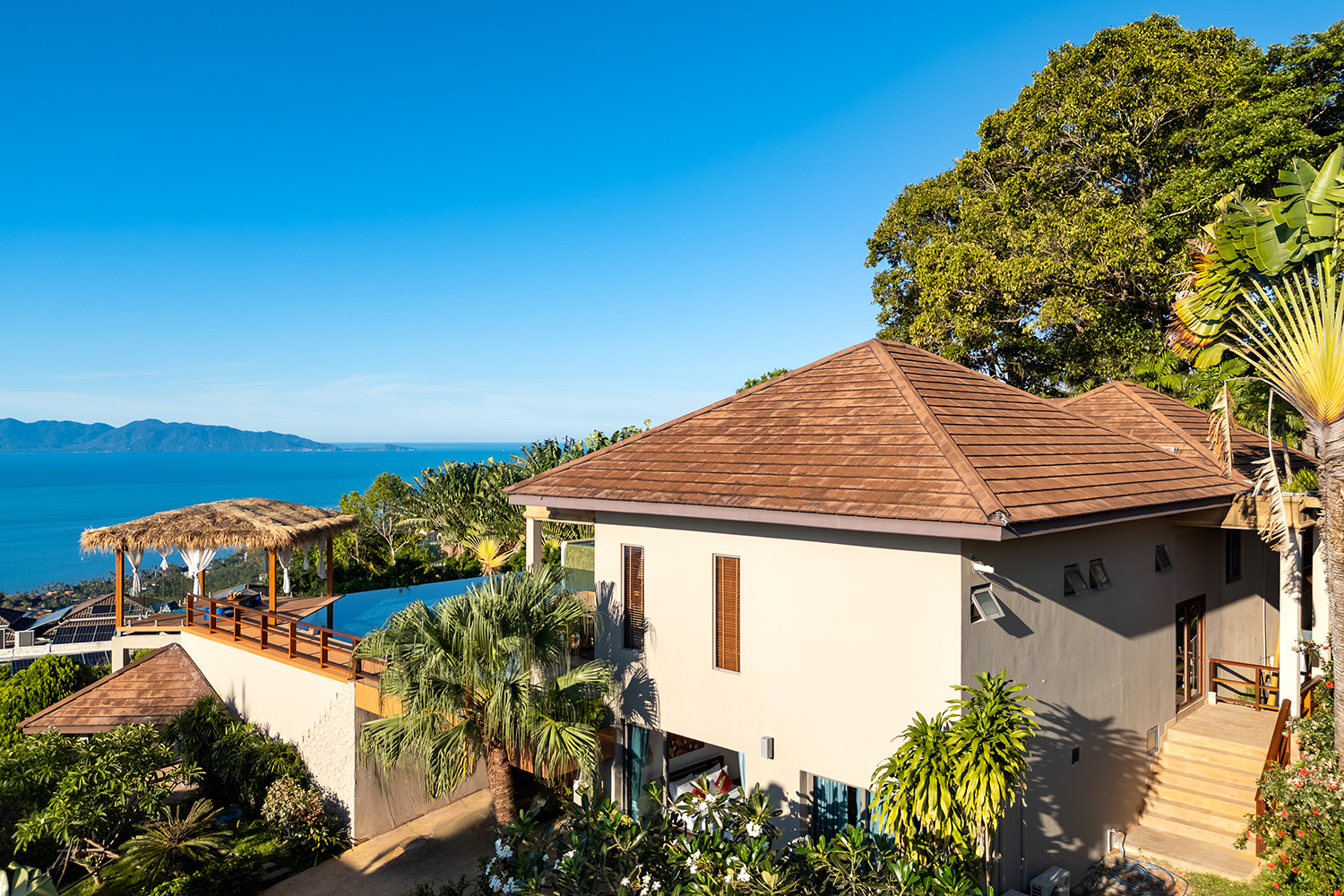 Baan Faa Sai – Renovated 5 Bedroom Seaview Pool Villa in Bangpor for Sale