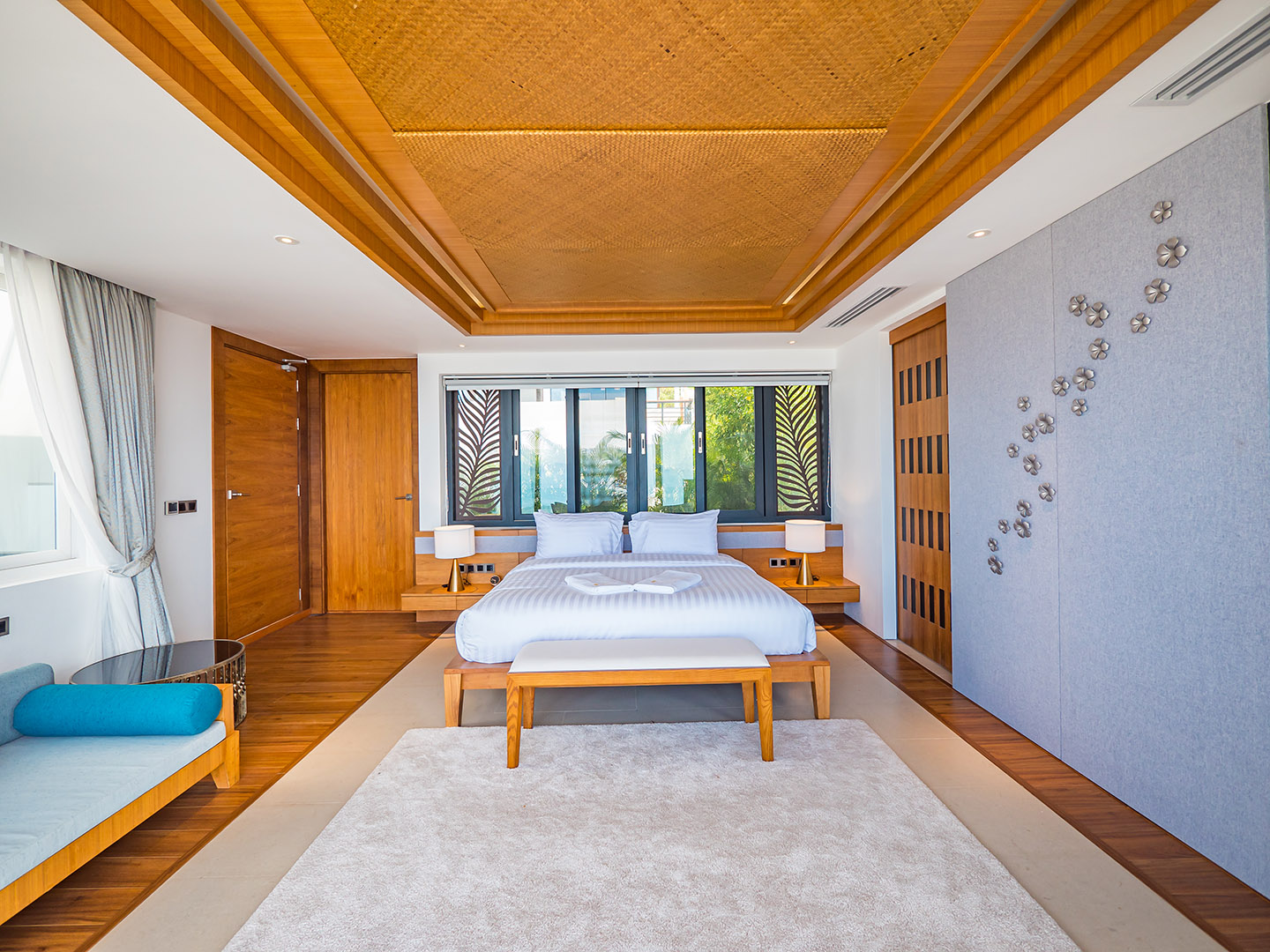 (PRICE REDUCED!) Darika Residence B5 - Dazzling 4 Bedroom Seaview Pool Villa in Bang Por for sale