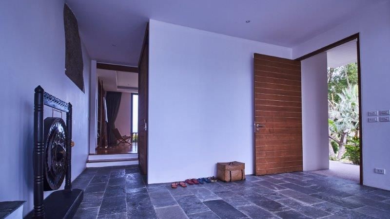 Architecturally Stunning Villa with Spectacular Ocean and Mountain View