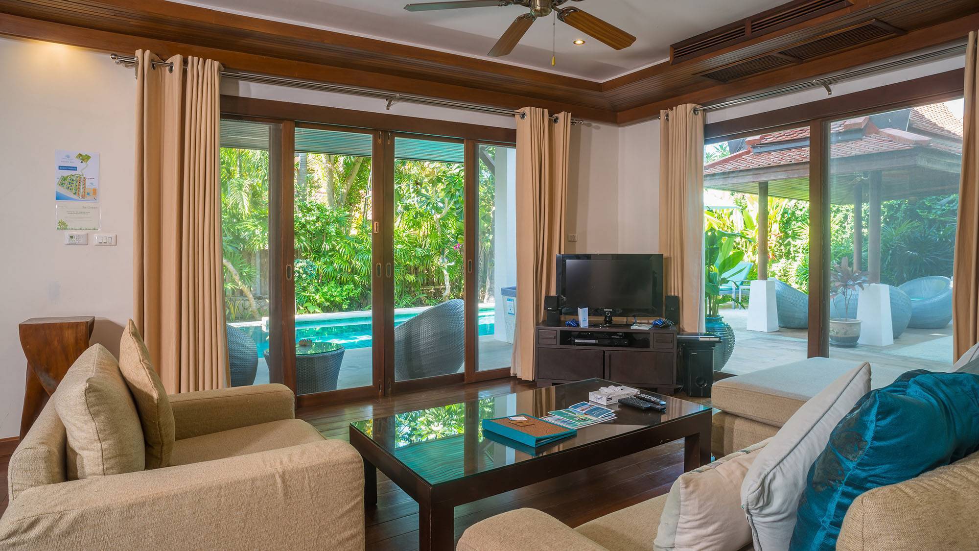 Tropical 3-bedroom beachside villa for sale in Hua Thanon : Tropical 3-bedroom beachside villa in Hua Thanon ( Baan Tawan)
