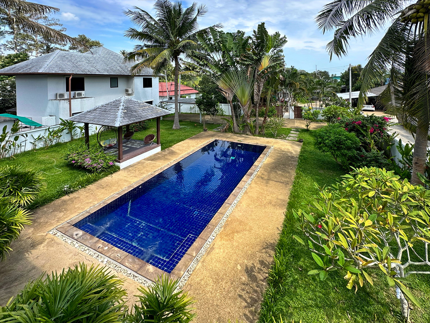 Comfortable 3 Bedroom Garden Pool Villa with 800 sqm land in Maenam for sale